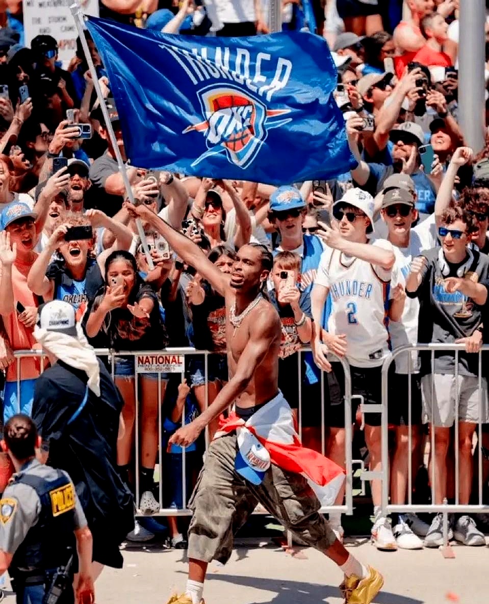 包含清晨俄克拉荷马雷霆调整名单以备德国杯，再遭质疑环节打磨，态度坚定，年轻球员得到机会的词条