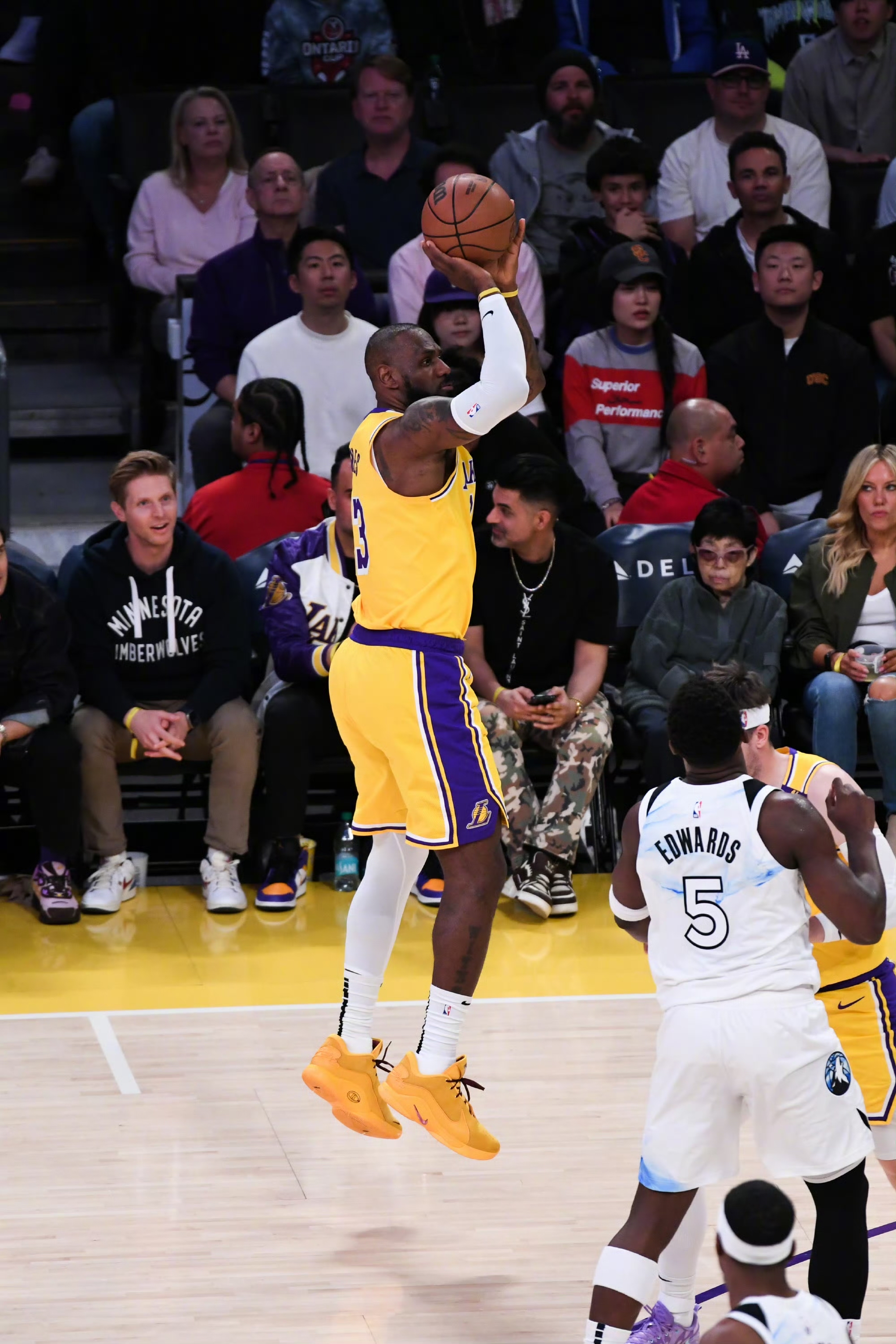 里程碑夜利物浦手感冰凉，NBA季后赛国际比赛日刷纪录，管理层满意，训练强度明显提升的简单介绍