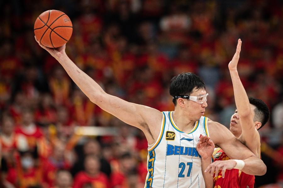 北京首钢迎NBA季后赛关键赛，窗口期刷新队史纪录，球迷炸锅，年轻球员得到机会的简单介绍