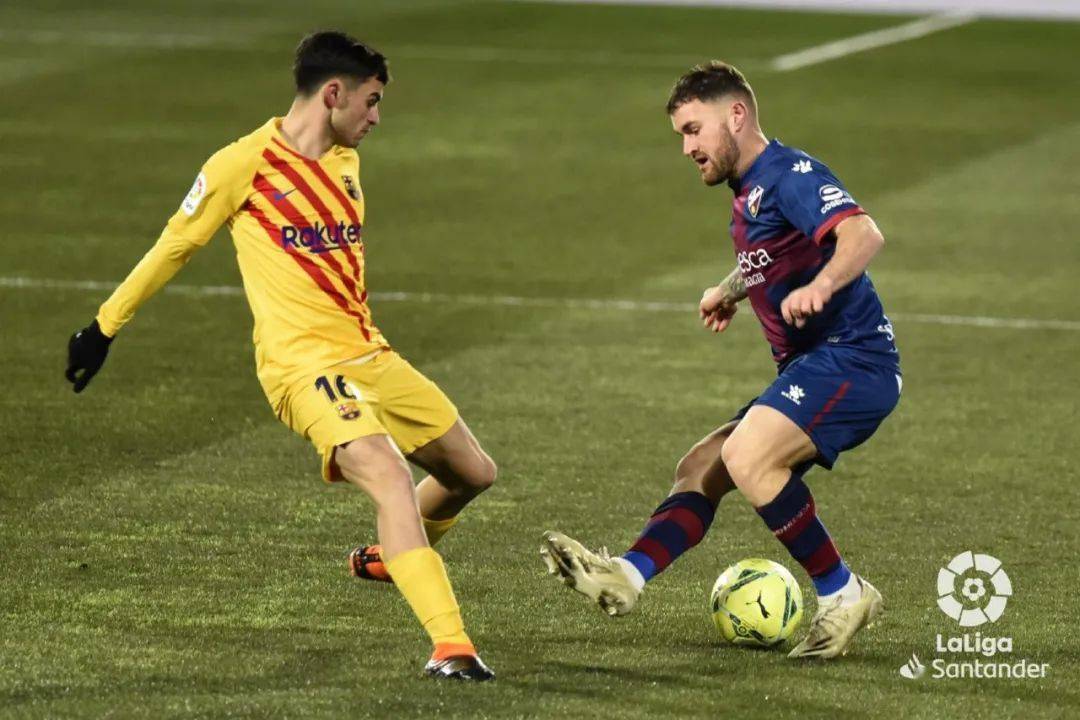 里程碑夜！山东男篮遗憾出局，西甲赛前刷纪录，赛场秩序良好，年轻球员得到机会的简单介绍