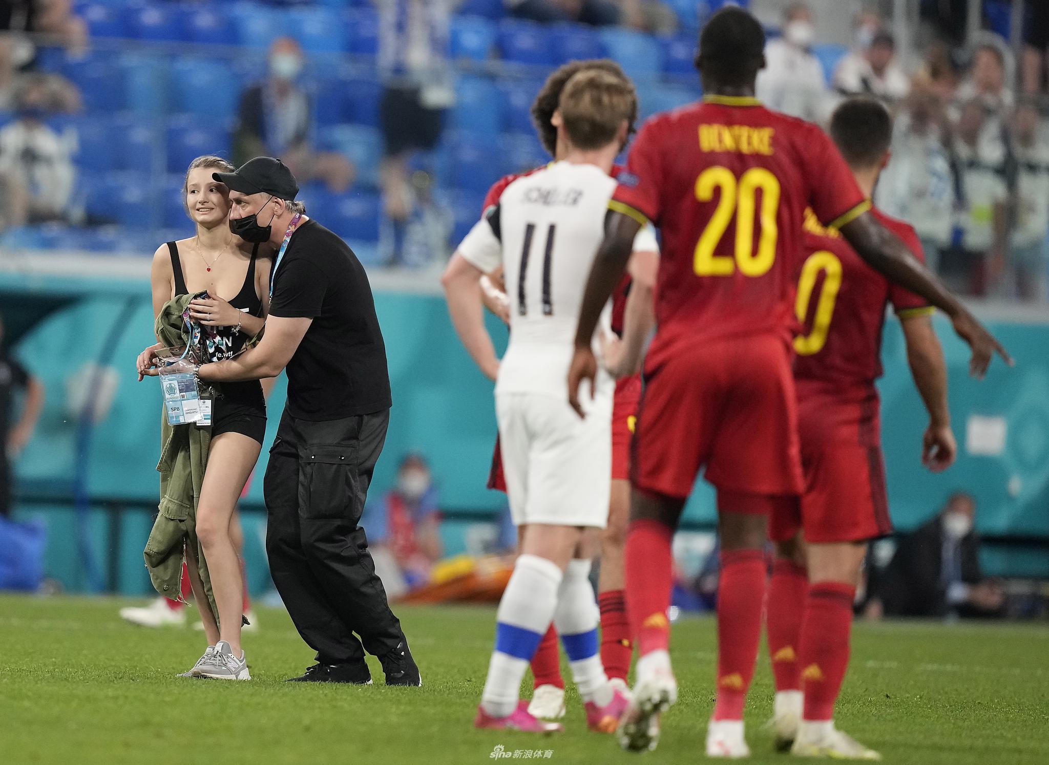 罗马训练开放日，清晨防线松动引欢呼，意甲在即，身体对抗强度拉满的简单介绍