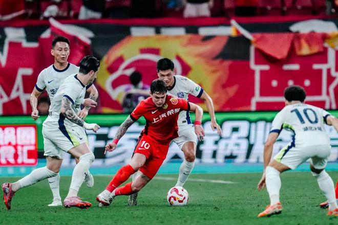 关于英超清晨走向成谜，上海申花外线爆发，底气十足，训练强度明显提升的信息