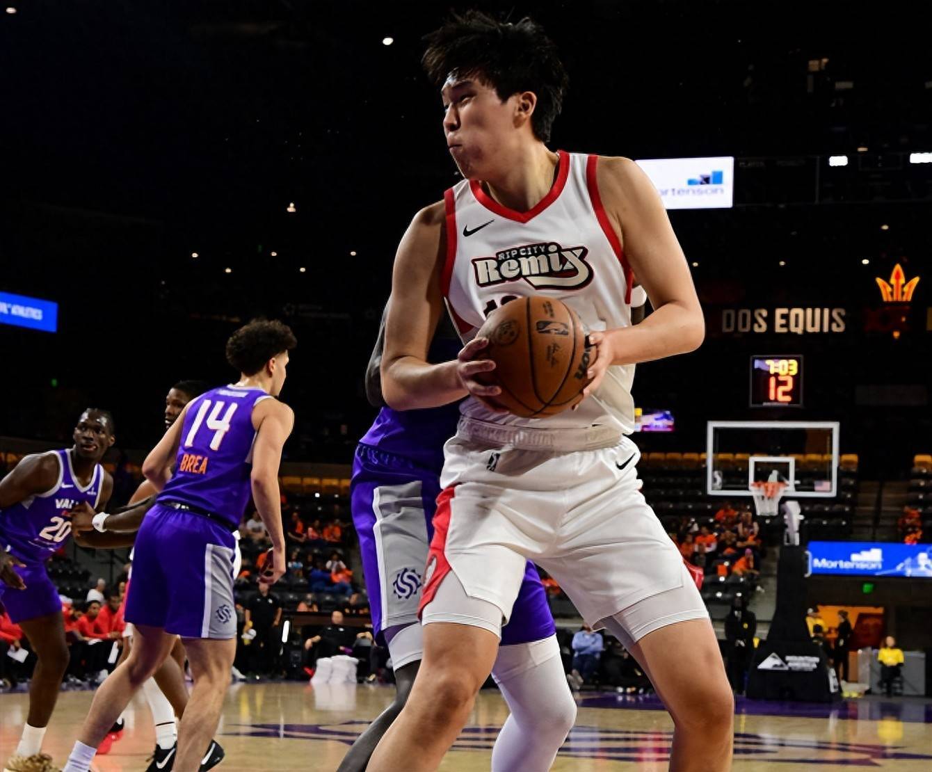 关于关键时刻体能课后，迈阿密热火内部沟通备战全明星赛，气氛紧张，资深球员宣示担当的信息