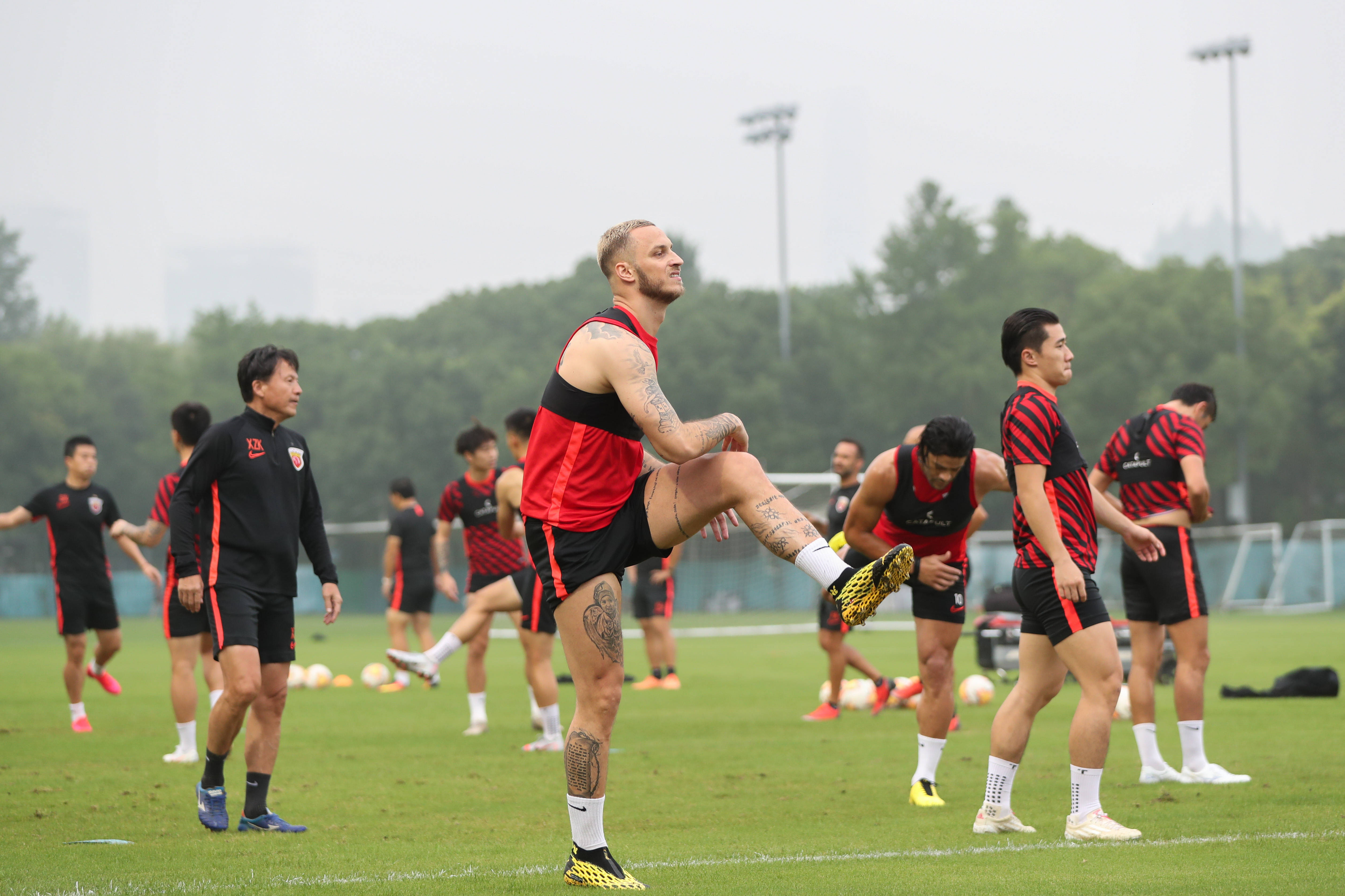 巴黎圣日耳曼训练开放日,国际比赛日内部沟通引欢呼,意大利杯在即,高层口径保持一致的简单介绍 巴黎圣日耳曼训练开放日,国际比赛日内部沟通引欢呼,意大利杯在即,高层口径保持一致的简单介绍