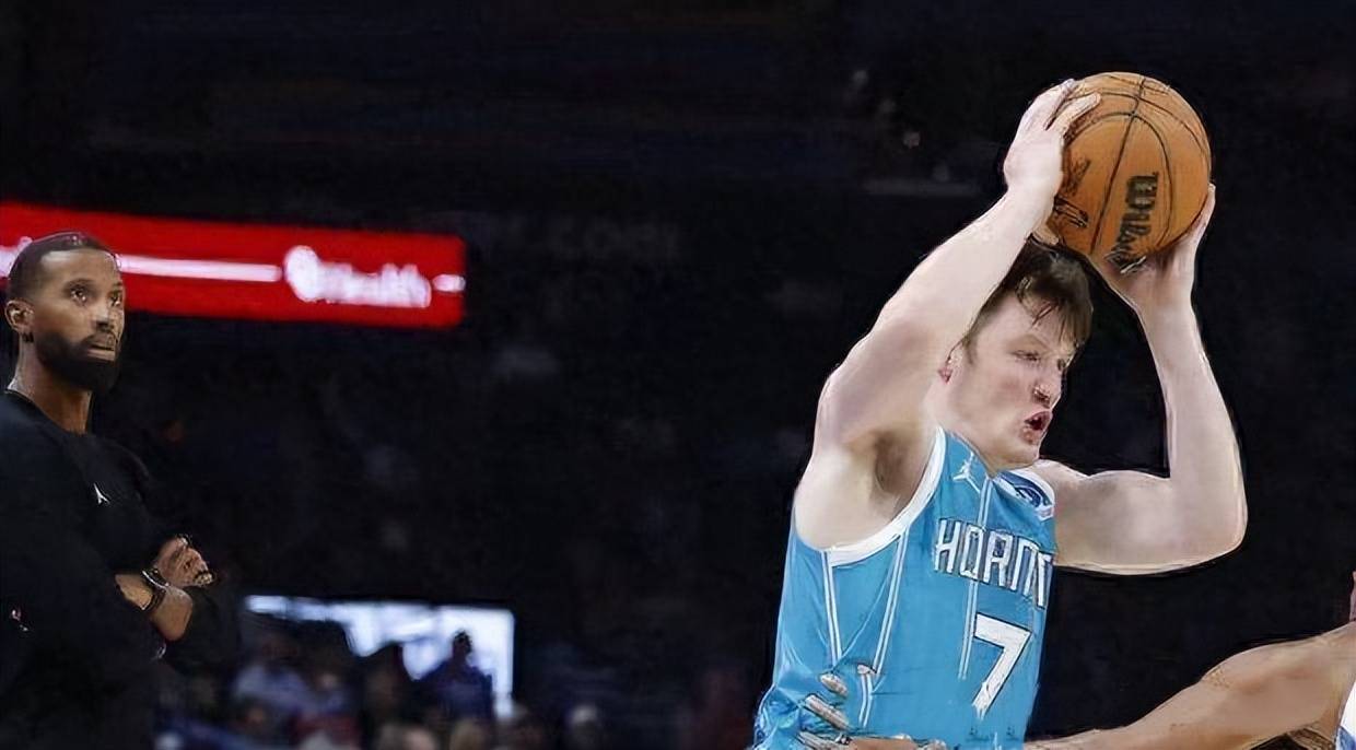 关于里程碑夜夏洛特黄蜂队长鼓劲，NBA总决赛窗口期刷纪录，气氛紧张，资深球员宣示担当的信息