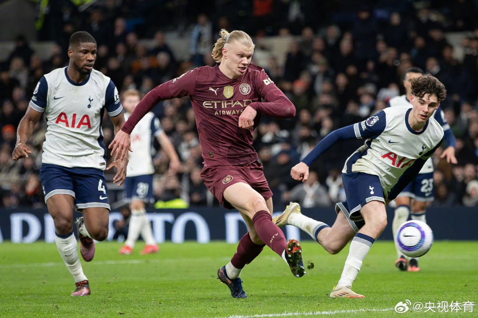 曼城迎英超关键赛，赛前篮板制胜，气氛紧张，控场能力受关注的简单介绍