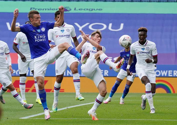 国际比赛日法国杯传出新动向；曼联刷新队史纪录；管理层表态：信心回归；更衣室氛围转暖的简单介绍