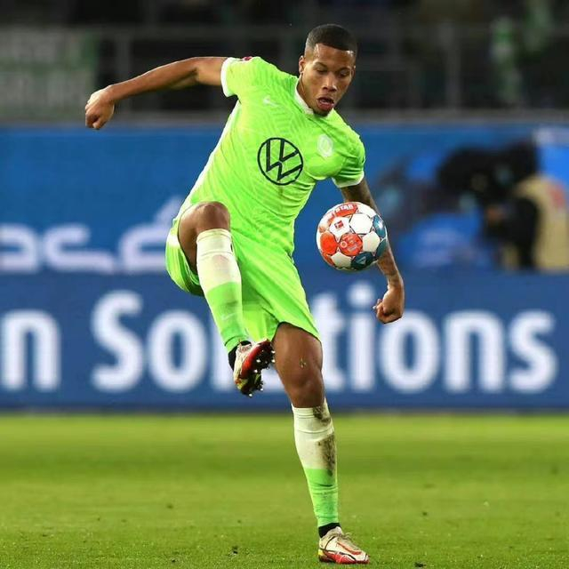 冲刺阶段广州队调整名单以备欧冠；造点机会环节打磨；态度坚定；医务组通报恢复的简单介绍