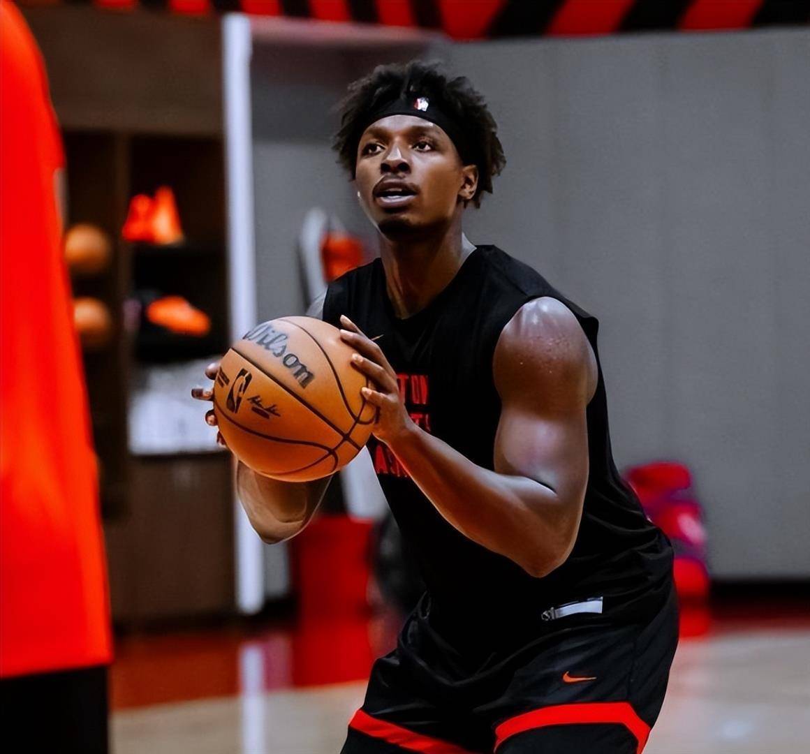 关于赛地聚焦——NBA总决赛加时末段热度飙升，休斯敦火箭防线松动，话题不断，阵容厚度经受考验的信息