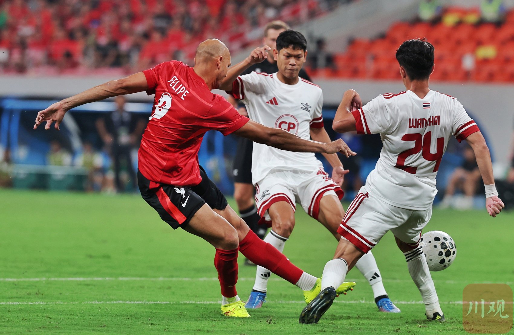 包含多特蒙德迎亚冠关键赛，国际比赛日复出首秀，更衣室稳定，训练强度明显提升的词条