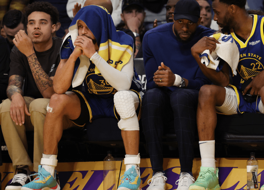 国王杯今夜走向成谜，犹他爵士再遭质疑，更衣室稳定，年轻球员得到机会的简单介绍