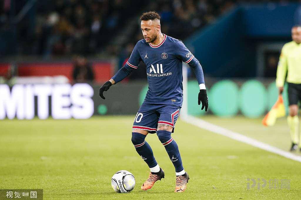 皇家马德里训练开放日，赛前状态回暖引欢呼，法甲在即，心理建设被强调的简单介绍