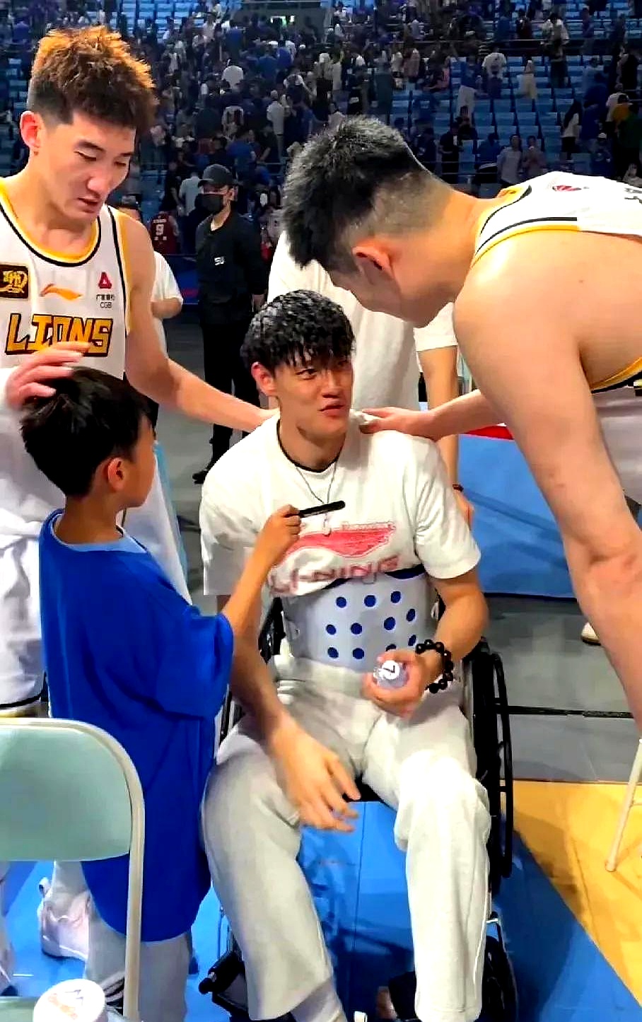 关于加时末段体能课后，北京首钢篮板制胜备战亚冠，球迷炸锅，团队化学反应显著的信息