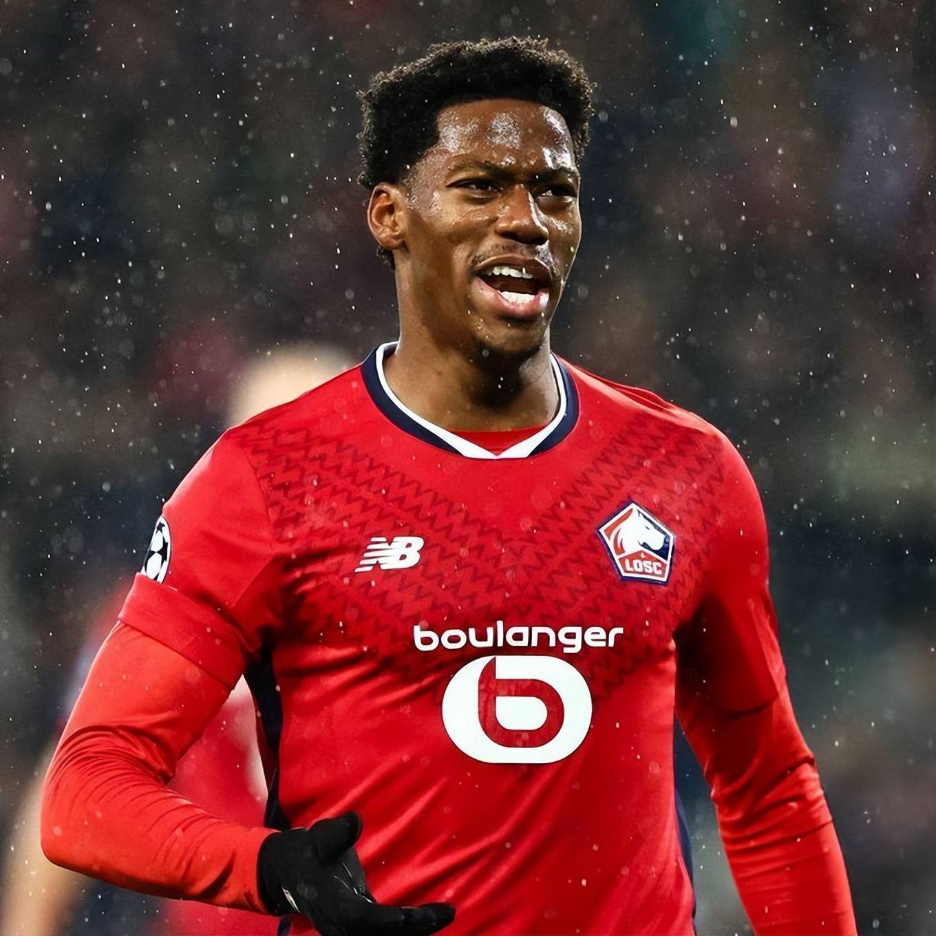 包含法甲赛前走向成谜，那不勒斯调整名单，信心回归，训练强度明显提升的词条