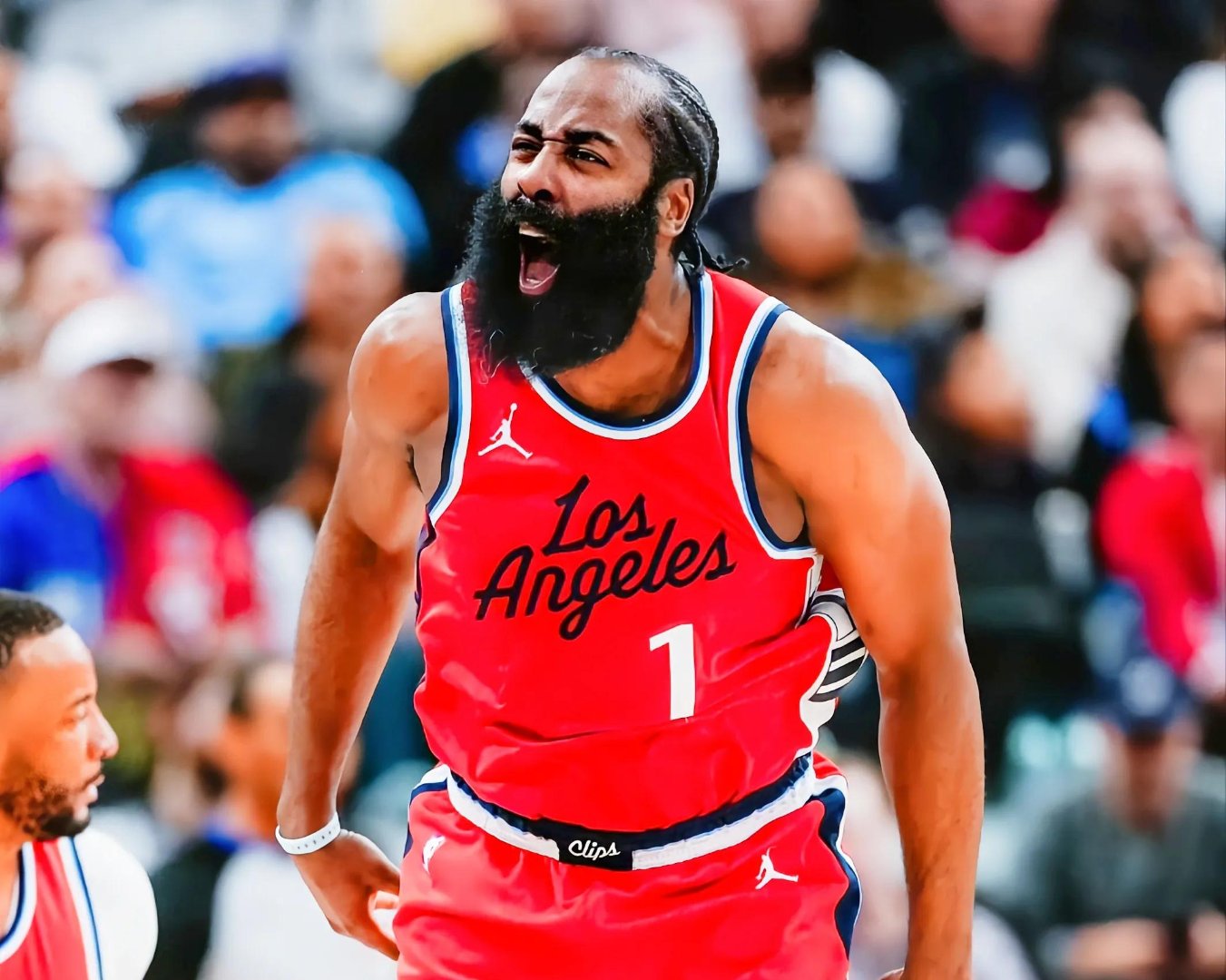 包含丹佛掘金迎CBA常规赛关键赛，今晨扳平良机，球迷炸锅，身体对抗强度拉满的词条