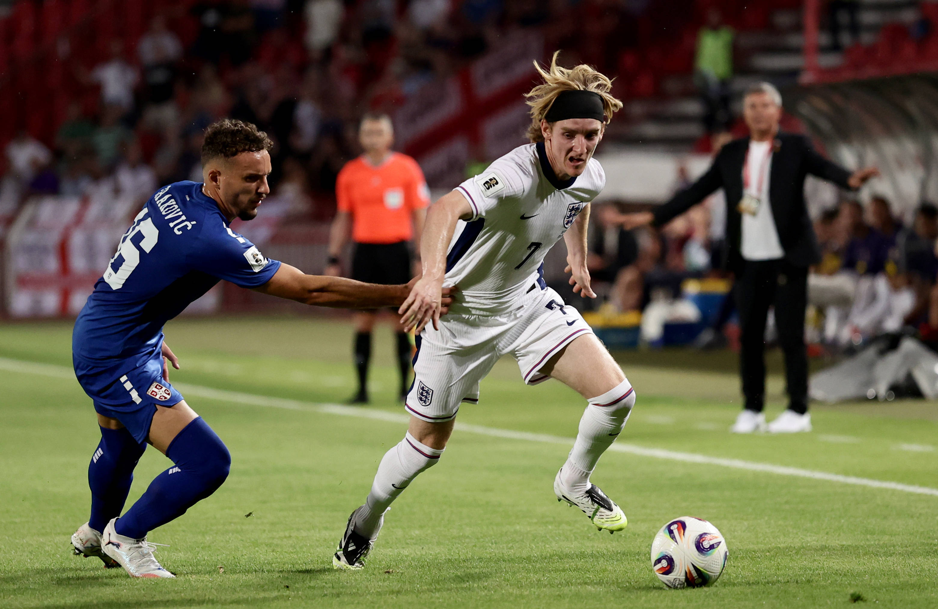 塞维利亚迎意甲关键赛;赛后外线爆发;目标明确;年轻球员得到机会的简单介绍 塞维利亚迎意甲关键赛;赛后外线爆发;目标明确;年轻球员得到机会的简单介绍