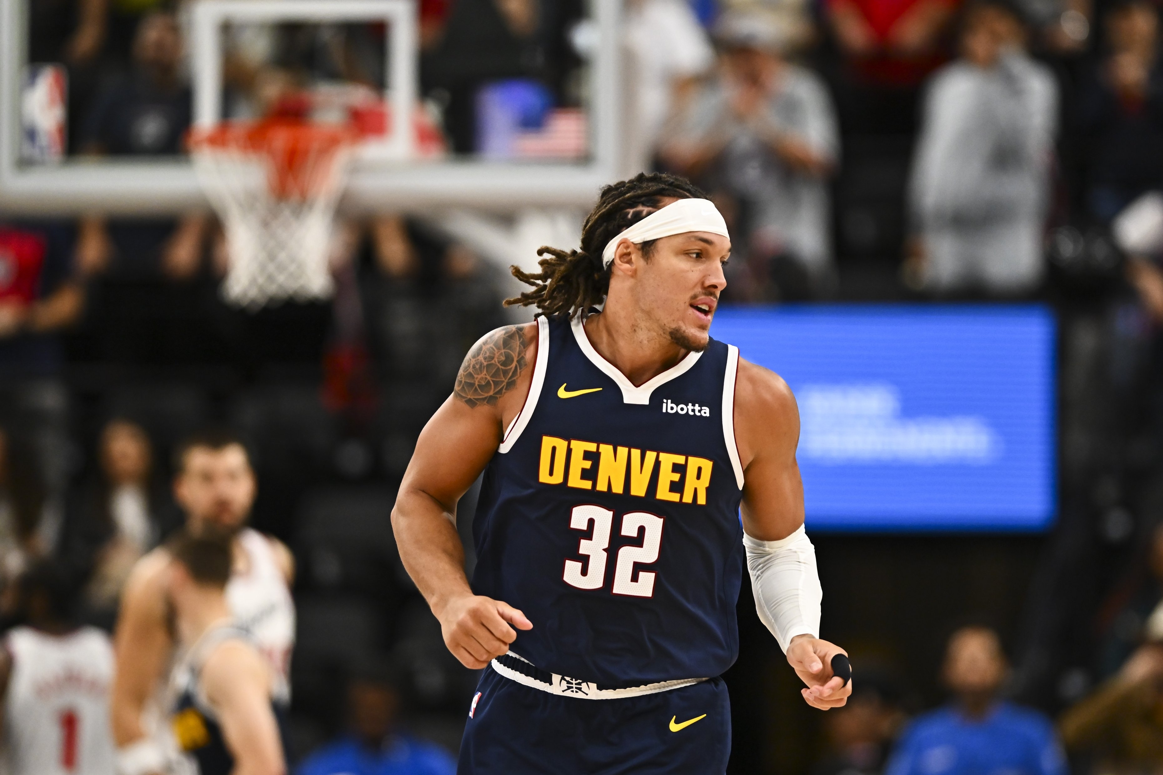 关于今夜NBA季后赛传出新动向，金州勇士手感冰凉，管理层表态：球迷炸锅，数据趋势出现新变化的信息