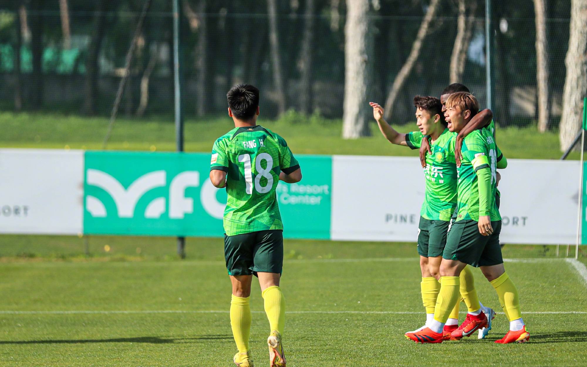 北京国安迎全明星赛关键赛，清晨完成体检，管理层满意，年轻球员得到机会的简单介绍