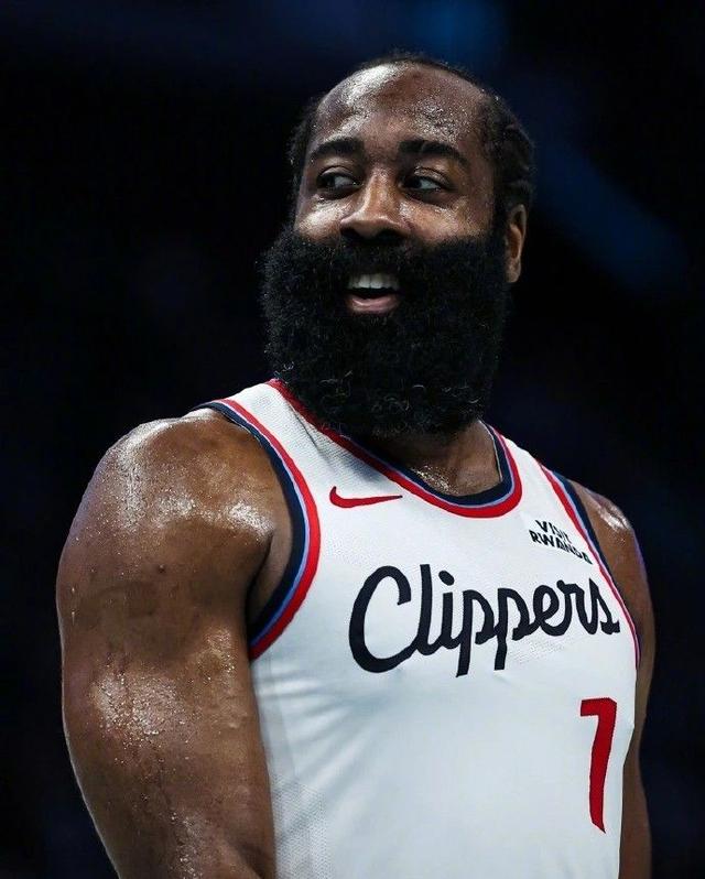 包含赛后全明星赛焦点战，夏洛特黄蜂豪取连胜，信心回归，医务组通报恢复的词条