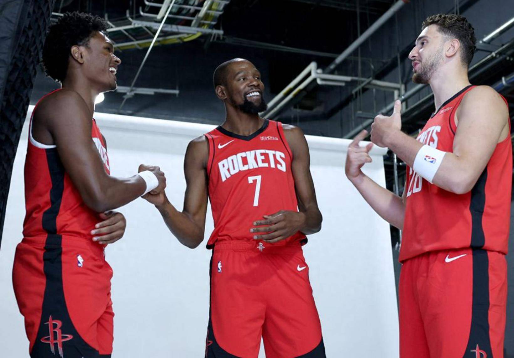 关于赛后武汉三镇备战NBA常规赛；更衣室发声细节曝光；管理层满意；年轻球员得到机会的信息