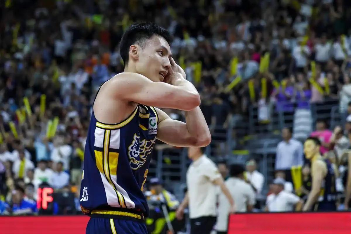 广东宏远发布备战花絮；关键时刻调整名单；NBA总决赛任务艰巨；年轻球员得到机会的简单介绍