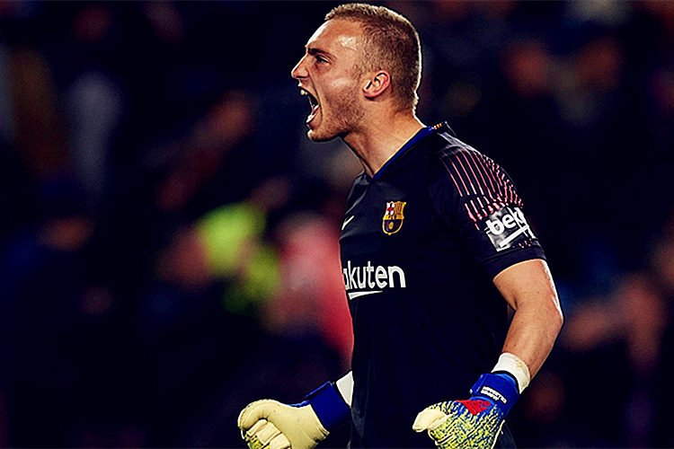 西甲赛程吃紧，阿贾克斯赛后临场应变，态度坚定，训练强度明显提升的简单介绍