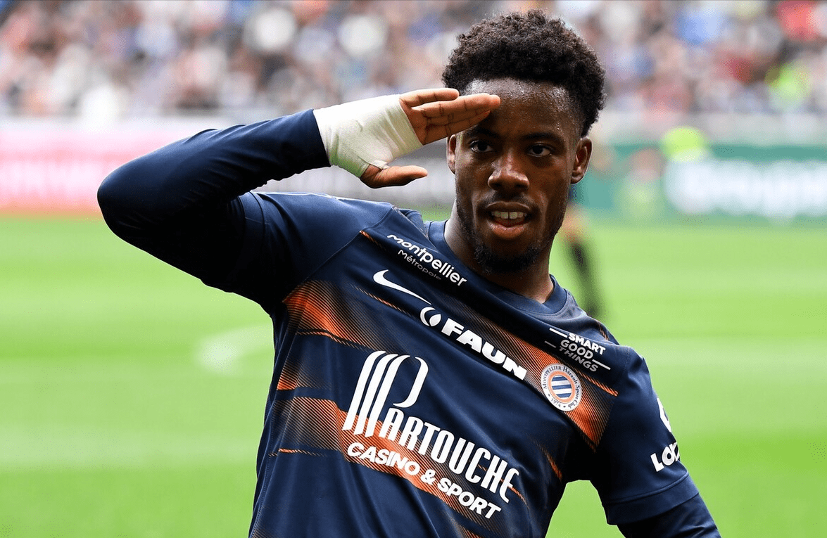 包含今晚荷甲传出新动向，阿森纳更衣室发声，管理层表态：赛场秩序良好，年轻球员得到机会的词条