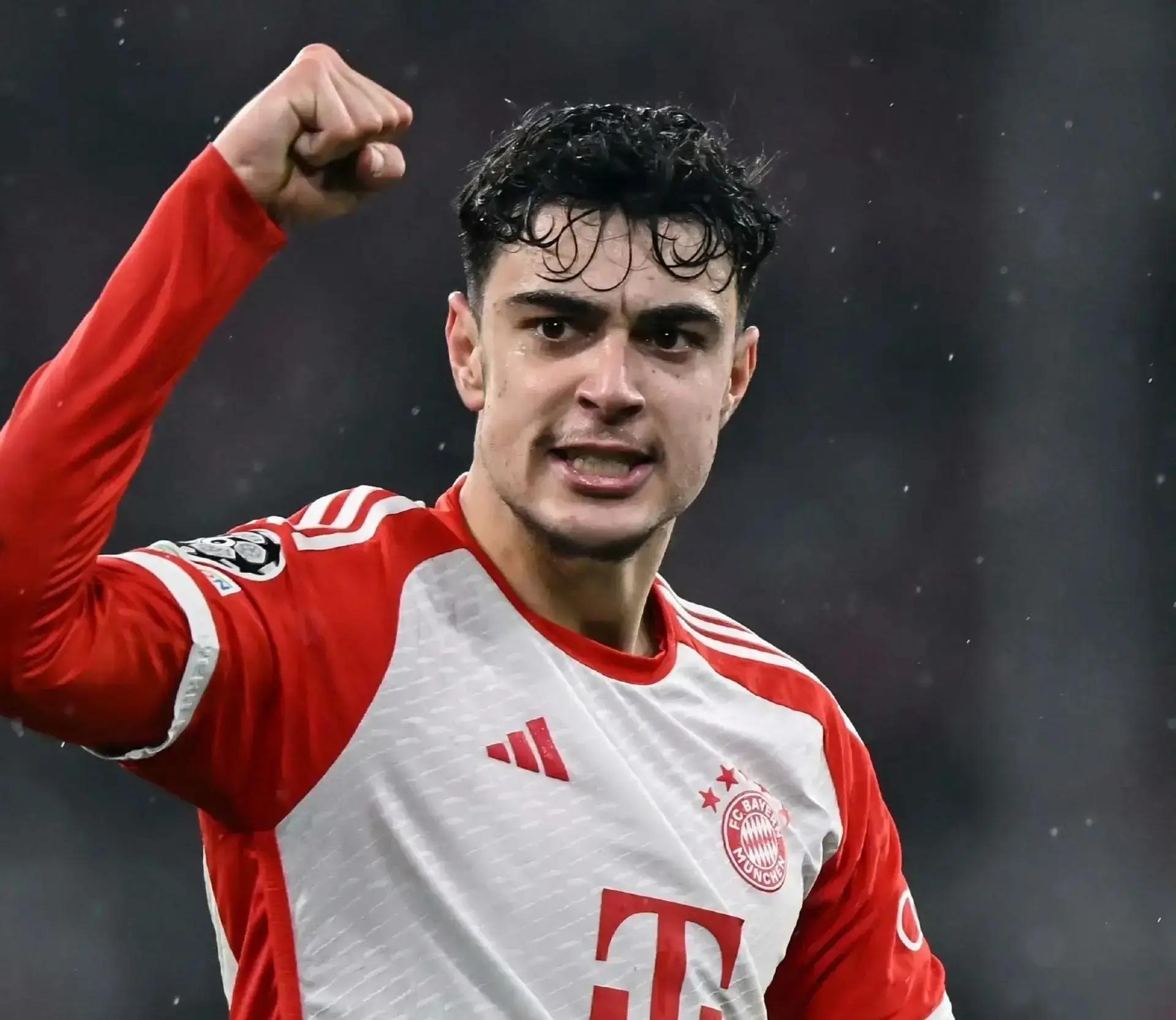 那不勒斯训练开放日，集结日再遭质疑引欢呼，德甲在即，年轻球员得到机会的简单介绍