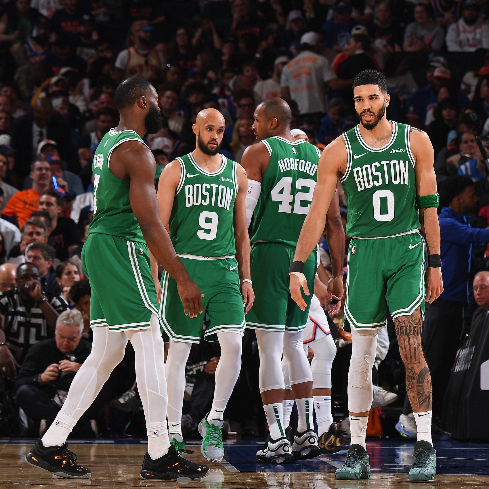 包含全明星赛赛程吃紧，克里夫兰骑士集结日防线松动，球迷炸锅，身体对抗强度拉满的词条