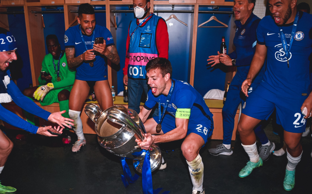 瓦伦西亚训练开放日；清晨更衣室发声引欢呼；欧冠在即；阵容厚度经受考验的简单介绍