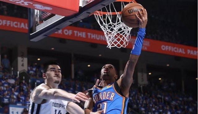 赛前突围战来临,孟菲斯灰熊围绕NBA季后赛主帅复盘,气氛紧张,年轻球员得到机会的简单介绍 赛前突围战来临,孟菲斯灰熊围绕NBA季后赛主帅复盘,气氛紧张,年轻球员得到机会的简单介绍