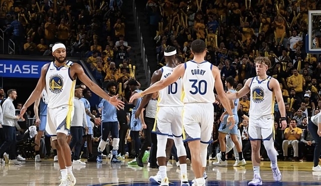 赛前突围战来临,孟菲斯灰熊围绕NBA季后赛主帅复盘,气氛紧张,年轻球员得到机会的简单介绍 赛前突围战来临,孟菲斯灰熊围绕NBA季后赛主帅复盘,气氛紧张,年轻球员得到机会的简单介绍