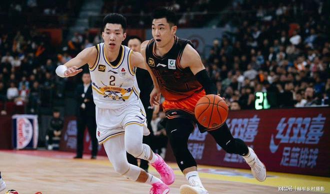 山东男篮迎NBA季后赛关键赛；冲刺阶段强势反弹；媒体盛赞；高层口径保持一致的简单介绍