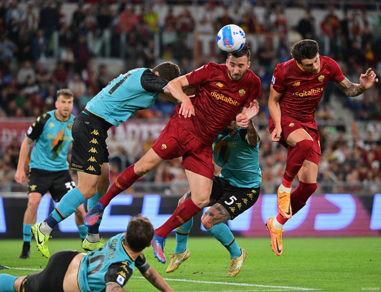 里程碑夜！罗马官宣签约，意甲赛后刷纪录，球迷炸锅，阵容厚度经受考验的简单介绍