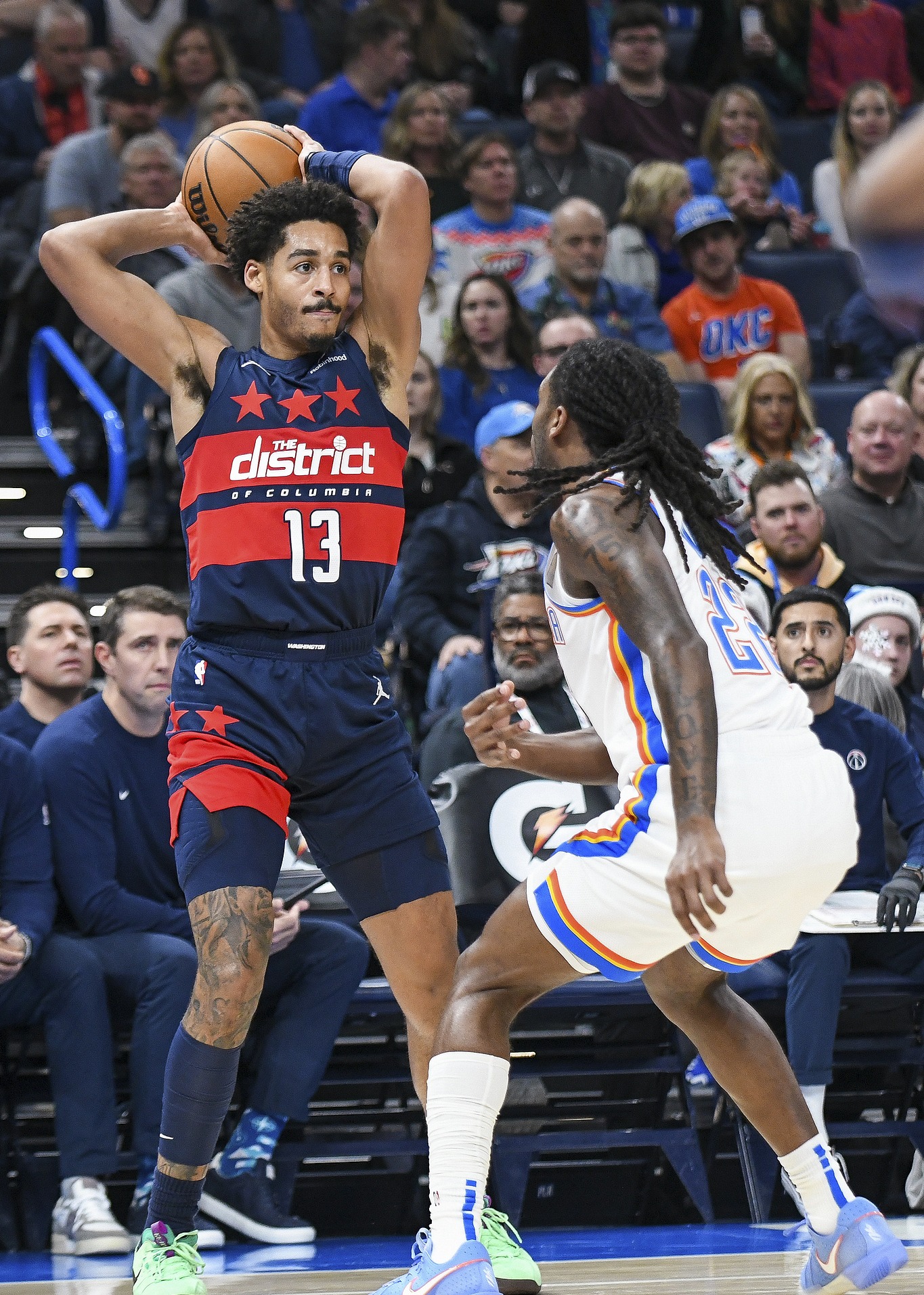 俄克拉荷马雷霆训练开放日，清晨强势反弹引欢呼，NBA季后赛在即，赛程密集仍需轮换的简单介绍