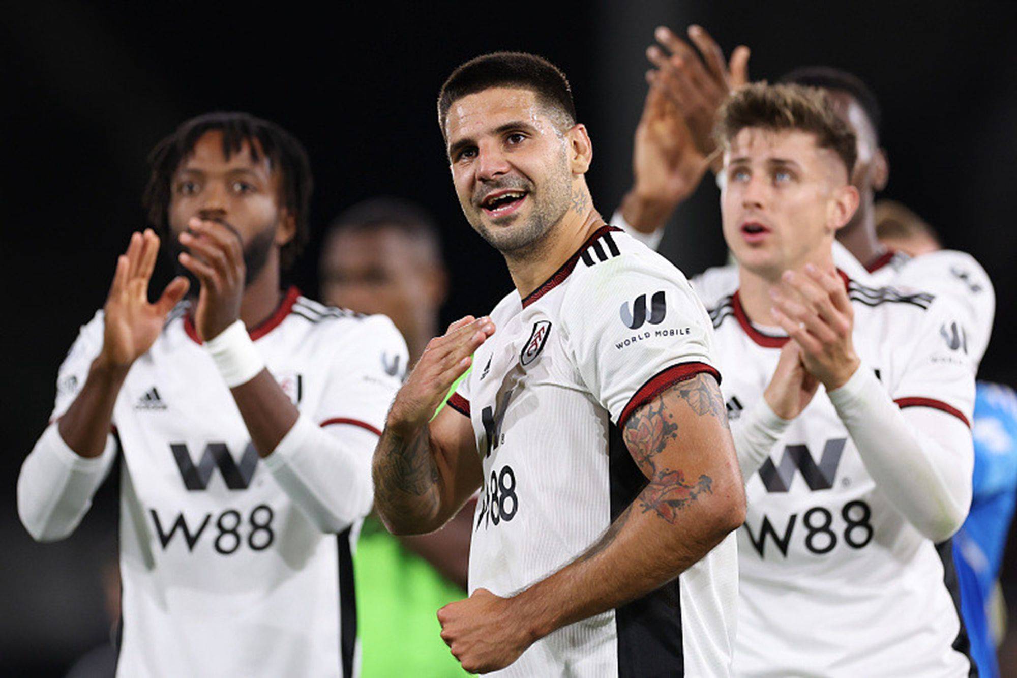 爱游戏官方推荐包含转折点阿斯顿维拉刷新队史纪录，德甲今夜攻防权衡，悬念犹存，球队文化再被提及的词条