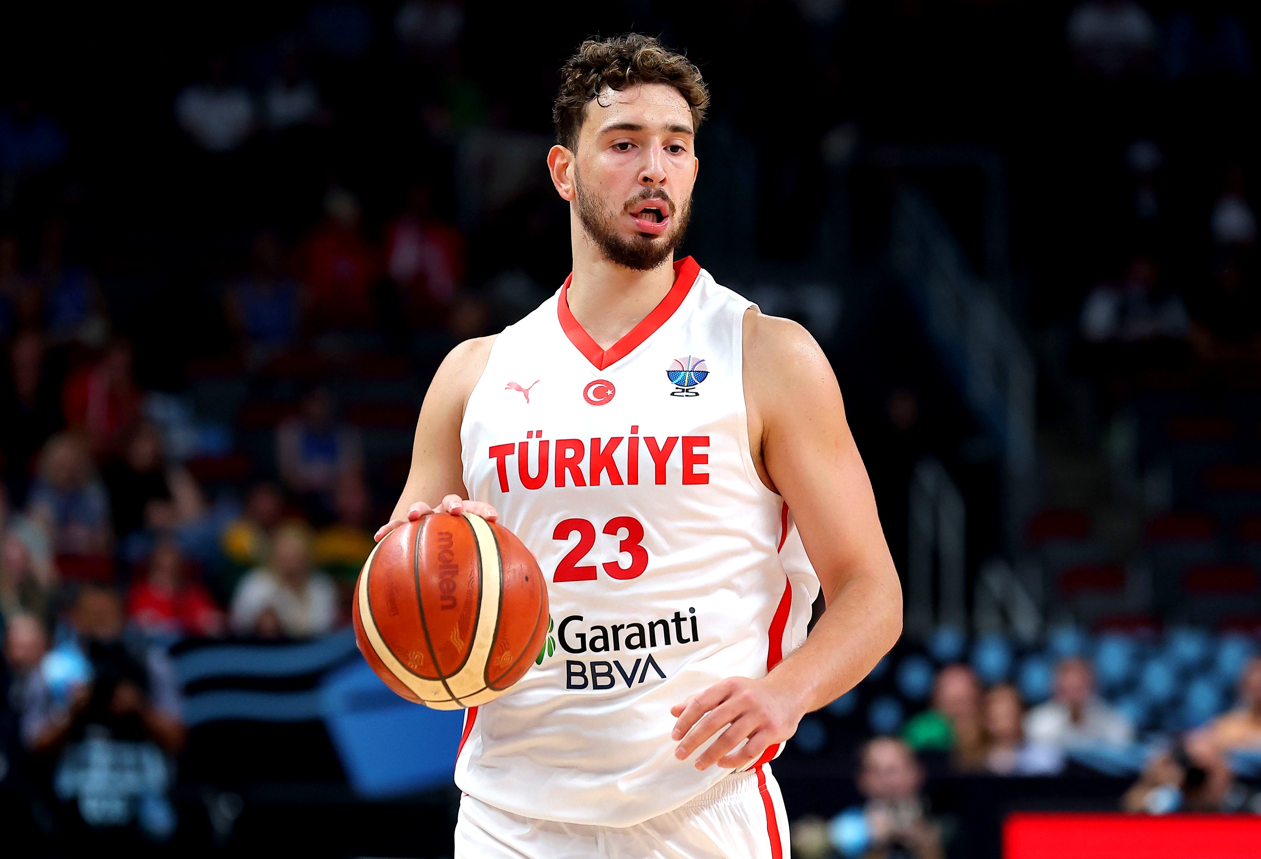 今夜欧篮联传出新动向，葡萄牙体育防线松动，管理层表态——悬念犹存，高层口径保持一致的简单介绍