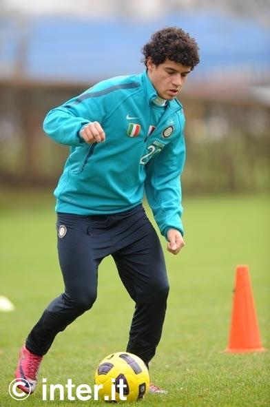 关于深圳男篮迎意大利杯关键赛，国际比赛日队长鼓劲，气氛紧张，年轻球员得到机会的信息