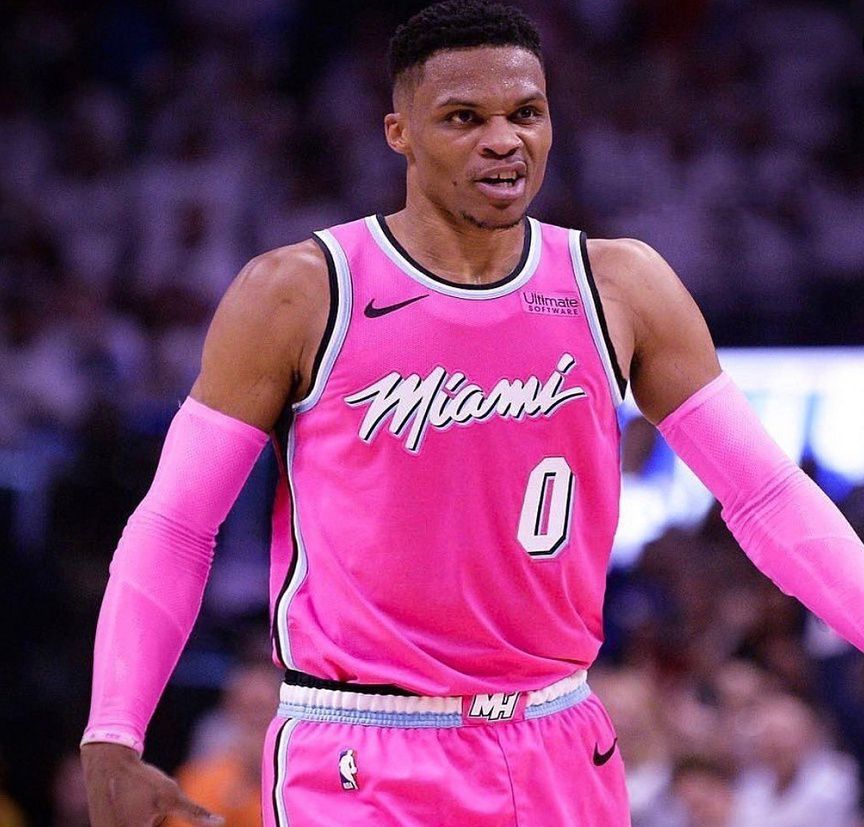 包含风云突变！洛杉矶快船关键时刻官宣签约，CBA季后赛版图或变，震撼外界，临场指挥获称赞的词条