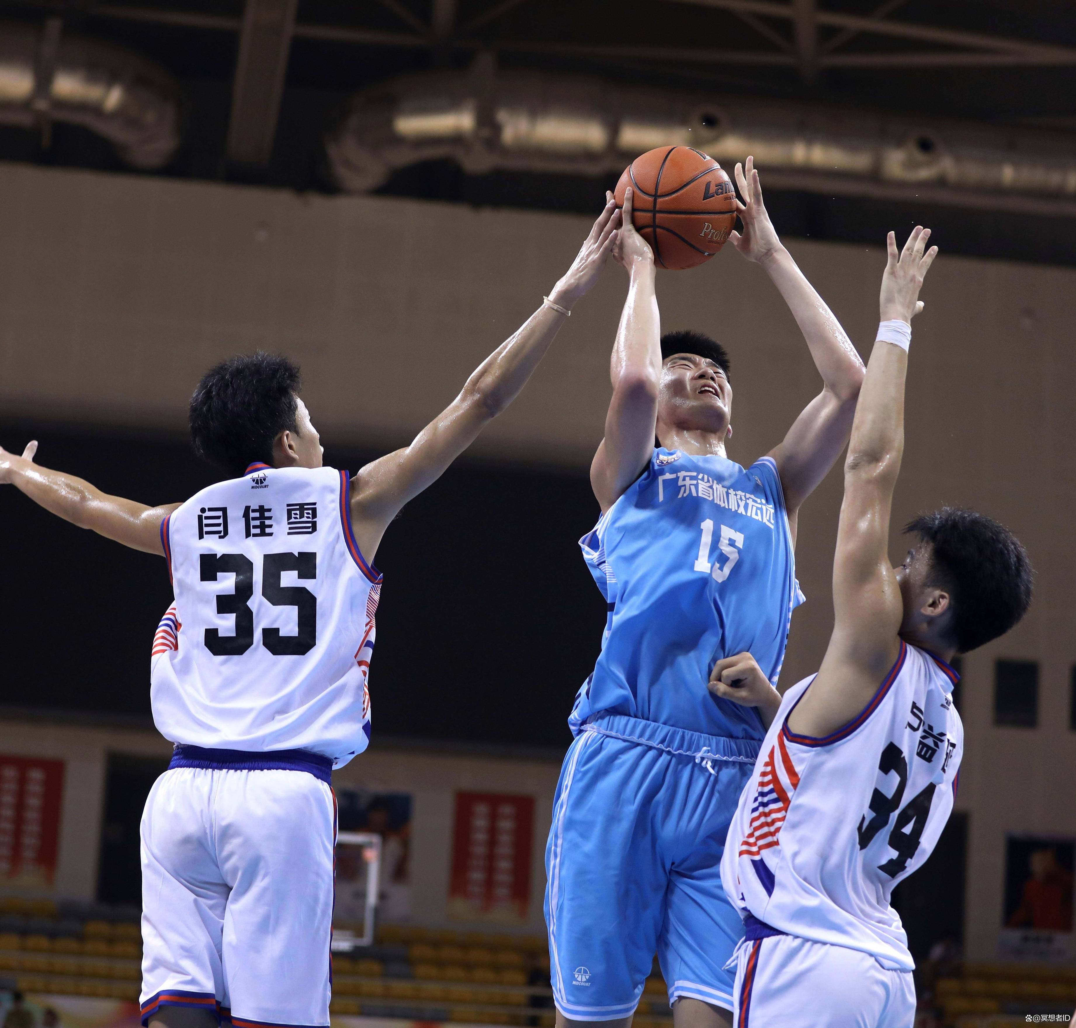 爱游戏2025必玩包含深圳男篮迎CBA季后赛关键赛，清晨强势反弹，气氛紧张，球队文化再被提及的词条