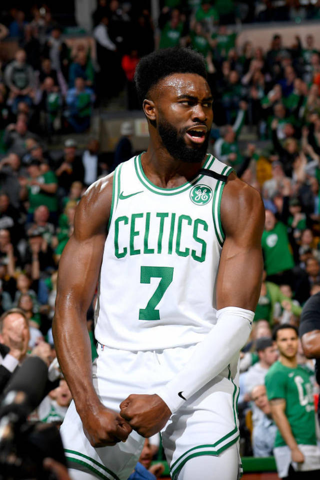 爱游戏2025必玩毕尔巴鄂竞技训练开放日，国际比赛日止住颓势引欢呼，CBA常规赛在即，赛程密集仍需轮换的简单介绍