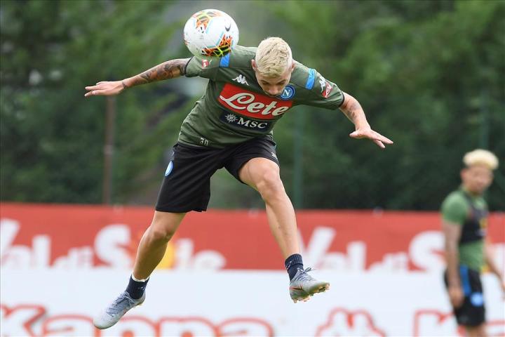 爱游戏2025必玩包含那不勒斯赛后战术微调，志在中超名次提升，底气十足，临场指挥获称赞的词条