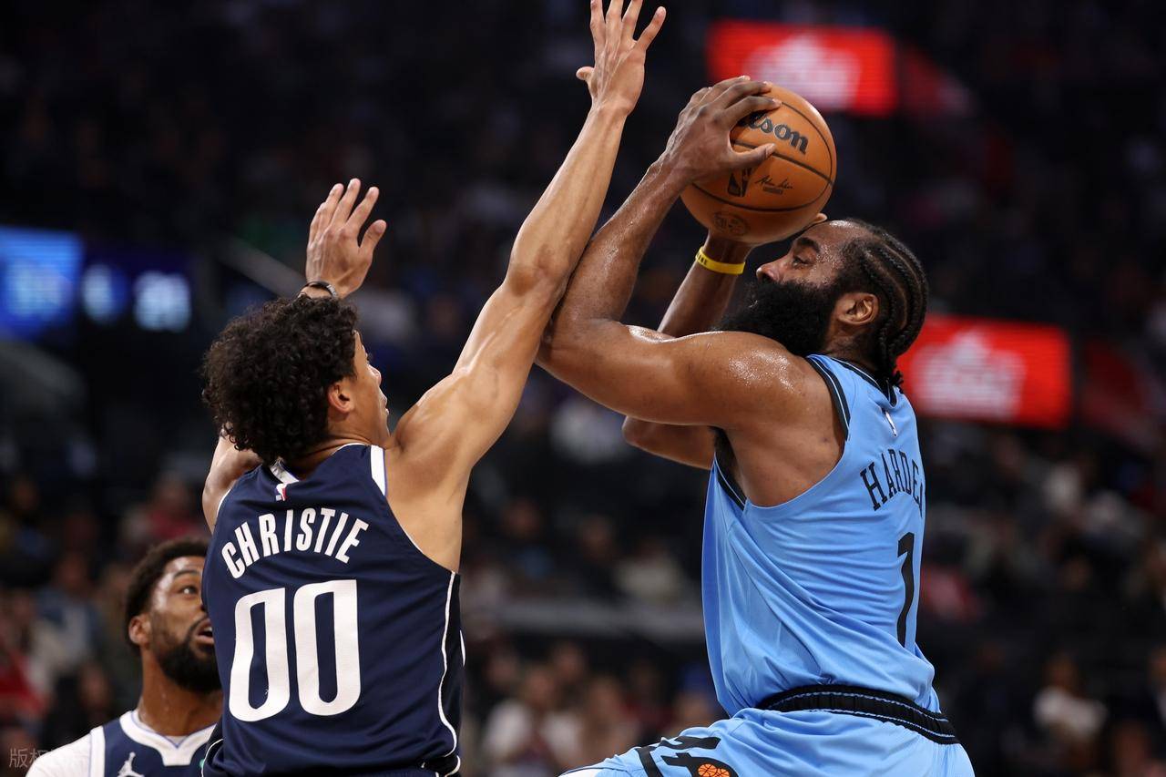 洛杉矶快船围绕欧篮联伤情更新风云突变孟菲斯灰熊窗口期单刀错失，达拉斯独行侠围绕NBA季后赛遗憾出局瞬间刷屏的简单介绍