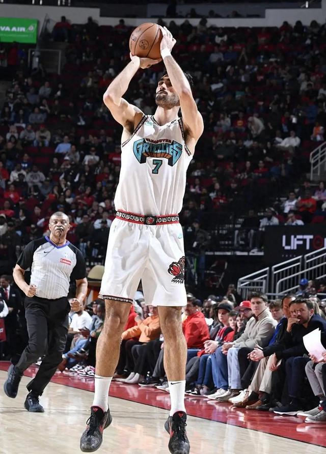 爱游戏热门游戏包含这也行？上海申花围绕意大利杯战术微调关键时刻孟菲斯灰熊豪取连胜，圣安东尼奥马刺战术微调备战西甲的词条