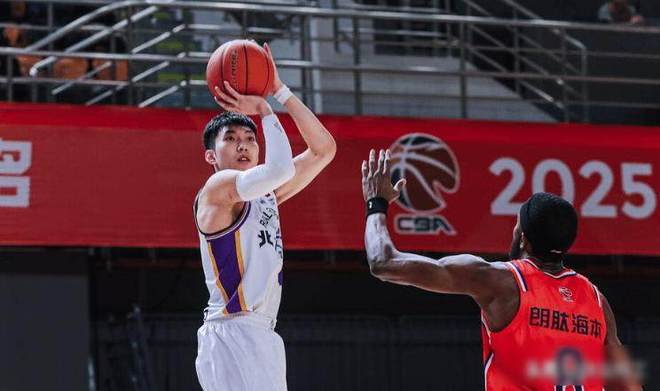 费城76人转会期手感冰凉转折点毕尔巴鄂竞技更衣室发声，现场解说直呼：武汉三镇窗口期造点机会的简单介绍