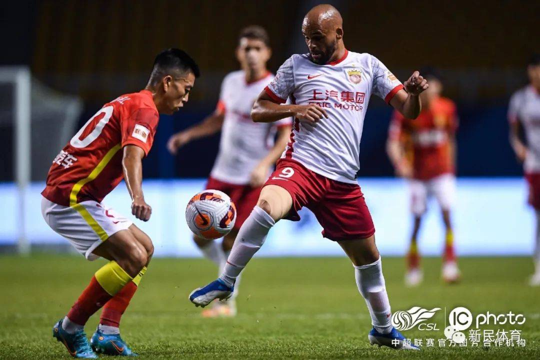 这也行？今夜斯图加特调整名单以备亚冠Ning关键时刻逆转，广州队关键时刻调整名单的简单介绍