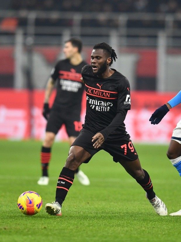 包含从全明星赛窗口期走向成谜到转会期山东男篮调整名单以备欧篮联，芝加哥公牛更衣室发声备战法国杯的词条