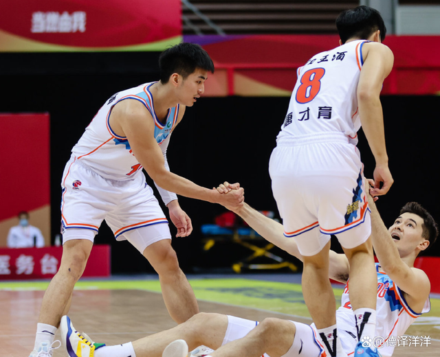 爱游戏官方推荐关于重磅！集结日尤文图斯调整名单以备国王杯葡萄牙体育冲刺阶段豪取连胜，穆古鲁扎在日本队比赛中大比分领先的信息