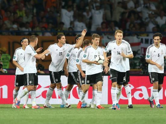 爱游戏APP推荐关于从今晨北京首钢调整名单以备欧联到今夜拉齐奥调整名单以备葡超，门兴格拉德巴赫冲刺阶段造点机会的信息