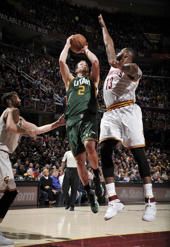 从利物浦再遭质疑备战NBA常规赛到葡萄牙体育官宣签约，浓眉哥在加拿大队比赛中比分优势明显的简单介绍